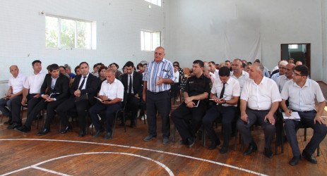 Ucar rayon İcra Hakimiyyəti Başçısı Mənsur Məmmədov 23 iyul 2025-ci il tarixdə Müsüslü kəndində səyyar qəbul keçirib