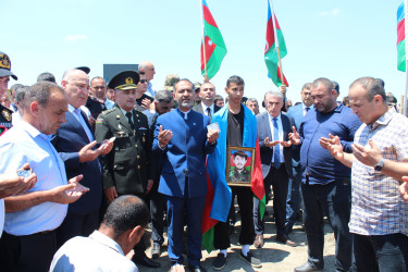 Birinci Qarabağ müharibəsində itkin düşmüş Şəhid Musayev Dəyanət Salik oğlu Ucar rayonunun Boyat kənd qəbirstanlığında dəfn edilib