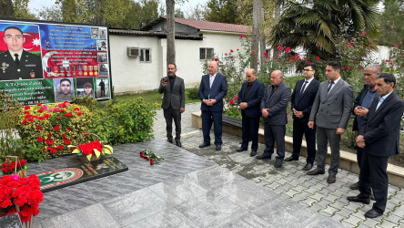 Ucar rayonunda Vətən müharibəsində şəhid olan Elçin İsmayılovun ildönümü ilə əlaqədar məzarı ziyarət olundu