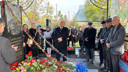 Ucar rayonunda Vətən müharibəsində şəhid olan Coşqun Məmmədovun ildönümü ilə əlaqədar məzarı ziyarət olundu