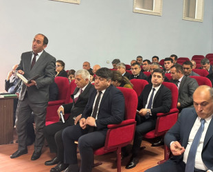 Ucar Rayon İcra Hakimiyyəti Başçısı Aparatında 2026-cı il ərzində birinci rübündə vətəndaşların qəbulu, təklif, ərizə və şikayət məktublarına baxılması, səyyarı qəbullarda qaldırılan problemlərin icrası sahəsində görülmüş işlərə həsr olunmuş Şura iclası keçirilmişdir