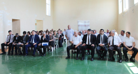 Ucar rayon İcra Hakimiyyəti Başçısı Mənsur Məmmədov 10 iyun 2026-cı il tarixdə Alpout kəndində səyyar qəbul keçirib
