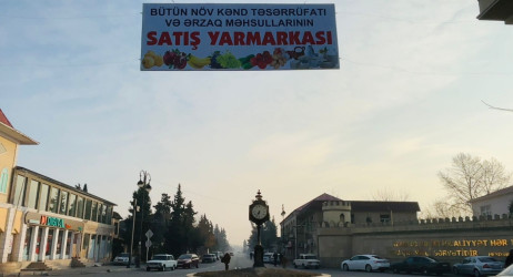 31 Dekabr - Dünya Azərbaycanlılarının Həmrəyliyi Günü və Yeni il ərəfəsində Ucar rayonunda kənd təsərrüfatı və ərzaq məhsullarının satış yarmarkası təşkil olunub