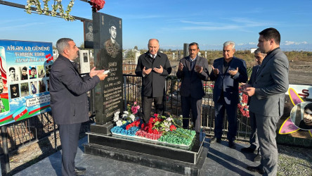 Ucar rayonunda Vətən müharibəsində şəhid olan Ayaz Xəlilovun ildönümü ilə əlaqədar məzarı ziyarət olundu