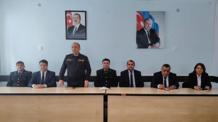 Ucar şəhəri 3 nömrəli tam orta ümumtəhsil məktəbində “Narkomaniyaya yox deyək”, “Dini radikalizm”, “Erkən və qohumlararası nikahların mənfi nəticələri” və “Uşaqların zərərli vərdişlərdən qorunması” mövzularında maarifləndirici tədbir keçirilmişdir