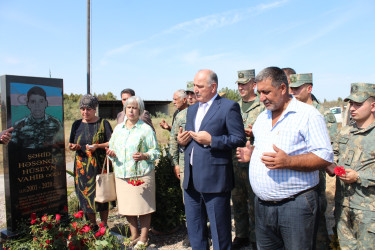 Ucar rayonunda Vətən müharibəsində şəhid olan Hüseyn Həsənovun ildönümü ilə əlaqədar məzarı ziyarət olundu