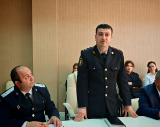 Ucar rayonunda İnsan hüquqları aylığı çərçivəsində “Əcnəbi və vətəndaşlığı olmayan şəxslərin hüquq və vəzifələri” mövzusunda maarifləndirici tədbir keçirilmişdir