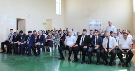 Ucar rayon İcra Hakimiyyəti Başçısı Mənsur Məmmədov 10 iyun 2026-cı il tarixdə Alpout kəndində səyyar qəbul keçirib