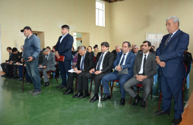 Ucar rayon İcra Hakimiyyəti Başçısı Mənsur Məmmədov 24 oktyabr 2025-ci il tarixdə Alpout kəndində səyyar qəbul keçirib