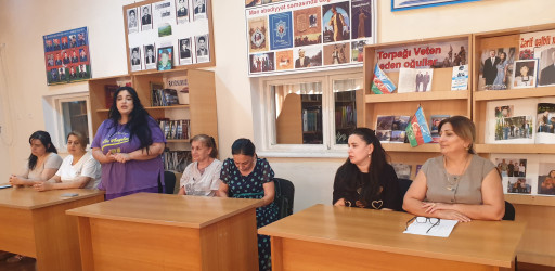 Ucar Rayon İcra Hakimiyyətinin təşkilatçılığı ilə Mərkəzi Aran Regional Mədəniyyət İdarəsinin Ucar Rayon Mərkəzləşdirilmiş Kitabxana Sisteminin inzibati binasında "Çətin həyat şəraitinə düşmə riski olan ailələrdə böyüyən uşaqlarla aparılan işin təkmilləşdirilməsi" mövzusunda maarifləndirici tədbir keçirilib