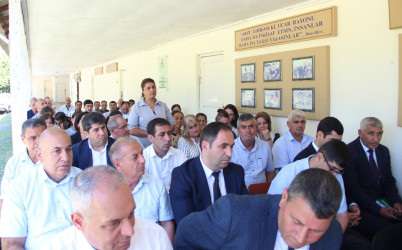 Ucar rayon İcra Hakimiyyəti Başçısı Mənsur Məmmədov 19 iyun 2025-ci il tarixdə Ənvər Məmmədxanlı kəndində səyyar qəbul keçirib