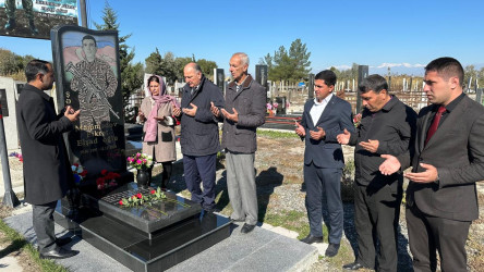 Ucar rayonunda Vətən müharibəsində şəhid olan Fikrət Məmmədovun ildönümü ilə əlaqədar məzarı ziyarət olundu