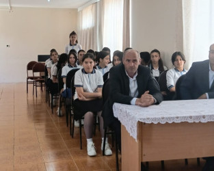 Ucar rayonu Çiyni kənd tam orta ümumtəhsil məktəbində “Narkomaniyaya yox deyək”, “Erkən və qohumlararası nikahların mənfi nəticələri” və “Məişət zorakılığının qarşısının alınması” mövzularında maarifləndirici tədbir keçirilmişdir
