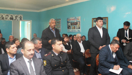 Ucar rayon İcra Hakimiyyəti Başçısı Mənsur Məmmədov 15 oktyabr 2025-ci il tarixdə Ənvər Məmmədxanlı kəndində səyyar qəbul keçirib