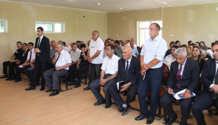 Ucar rayon İcra Hakimiyyəti Başçısı Mənsur Məmmədov 11 iyun 2025-ci il tarixdə Lək kəndində səyyar qəbul keçirib