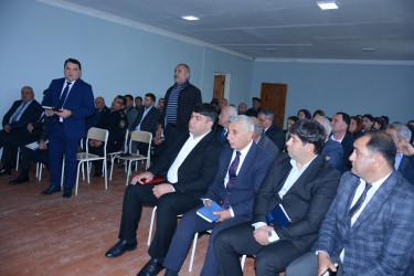 Ucar rayon İcra Hakimiyyəti Başçısı Mənsur Məmmədov 22 oktyabr 2025-ci il tarixdə Yuxarı Şilyan kəndində səyyar qəbul keçirib
