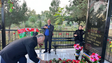 Ucar rayonunda Vətən müharibəsində şəhid olan Vüqar Ələkbərovun ildönümü ilə əlaqədar məzarı ziyarət olundu