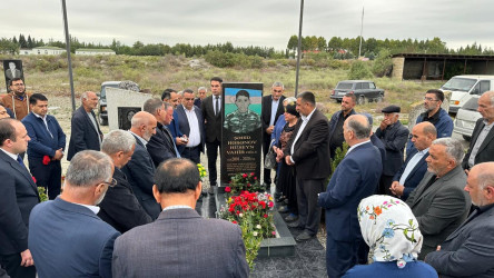 Ucar rayonunda Vətən müharibəsində şəhid olan Hüseyn Həsənovun ildönümü ilə əlaqədar məzarı ziyarət olundu