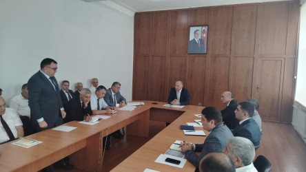 Ucar rayonunda “Azərbaycan Respublikasında kənd təsərrüfatı, balıqçılıq və akvakultura məhsullarının istehsalı və emalı sahələrinin inkişafına dair 2026–2030-cu illər üçün Dövlət Proqramı”nın icrasından irəli gələn vəzifələr müzakirə olunub