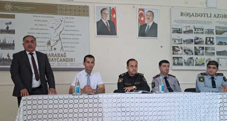 Ucar rayon Qazyan kənd 1 nömrəli tam orta ümumtəhsil məktəbində “İnsan hüquqları aylığı çərçivəsində”, “Uşaqların təhsildən yayınmalarının qarşısının alınması” və “Məişət zorakılığının qarşısının alınması” mövzularında maarifləndirici tədbir keçirilmişdir