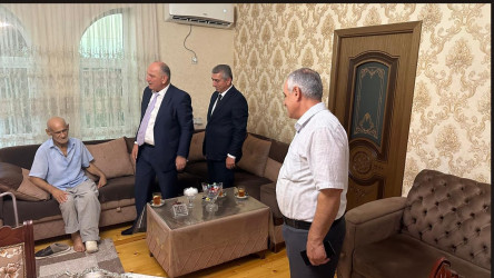 Ucar rayonunda Şəhid Elnur Vəliyevin atası Vəliyev Əli Çoban oğlu ilə evində görüşüldü