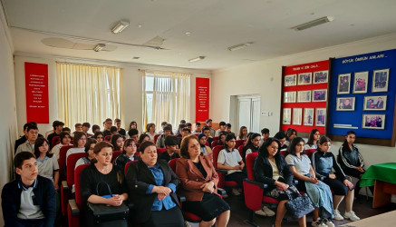 Ucar şəhər 5 nömrəli tam orta məktəbdə “Narkomaniyaya yox deyək”, “Erkən və qohumlararası nikahların mənfi nəticələri”, “Qız uşaqlarının təhsildən yayınmasının qarşısının alınması” və “Dini radikalizm” mövzularında maarifləndirici tədbir keçirilmişdir