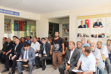 Ucar rayon İcra Hakimiyyəti Başçısı Mənsur Məmmədov 17 iyun 2026-cı il tarixdə Bağban kəndində səyyar qəbul keçirib