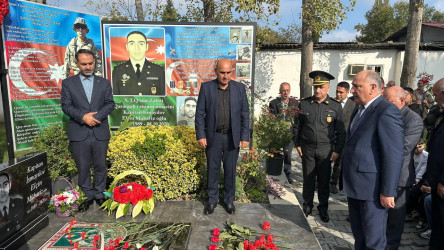Ucar rayonunda Vətən müharibəsində şəhid olan Elçin İsmayılovun ildönümü ilə əlaqədar məzarı ziyarət olundu