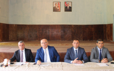 Ucar rayon İcra Hakimiyyəti Başçısı Mənsur Məmmədov 16 iyul 2025-ci il tarixdə Boyat kəndində səyyar qəbul keçirib