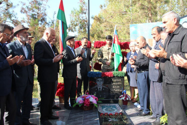 Ucar rayonunda Vətən müharibəsində şəhid olan Elçin İsmayılovun ildönümü ilə əlaqədar məzarı ziyarət olundu