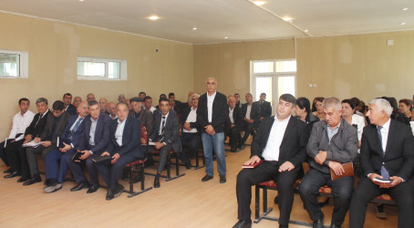 Ucar rayon İcra Hakimiyyəti Başçısı Mənsur Məmmədov 08 oktyabr 2025-ci il tarixdə Lək kəndində səyyar qəbul keçirib