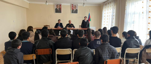 Ucar rayonu Şahlıq kənd tam orta ümumtəhsil məktəbində “Narkomaniyaya yox deyək” və “Azyaşlı və yeniyetmələrin zərərli vərdişlərdən çəkindirilməsi” mövzularında maarifləndirici tədbir keçirilmişdir