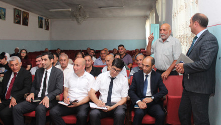 Ucar rayon İcra Hakimiyyəti Başçısı Mənsur Məmmədov 15 iyul 2026-cı il tarixdə Təzə Şilyan kəndində səyyar qəbul keçirib
