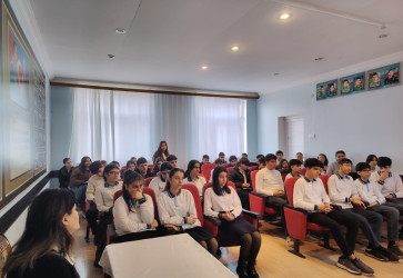 Ucar şəhəri 3 nömrəli tam orta ümumtəhsil məktəbində “Narkomaniyaya yox deyək”, “Dini radikalizm”, “Erkən və qohumlararası nikahların mənfi nəticələri” və “Uşaqların zərərli vərdişlərdən qorunması” mövzularında maarifləndirici tədbir keçirilmişdir