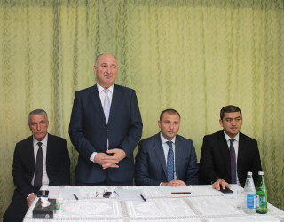 Ucar rayon İcra Hakimiyyəti Başçısı Mənsur Məmmədov 15 oktyabr 2025-ci il tarixdə Ənvər Məmmədxanlı kəndində səyyar qəbul keçirib
