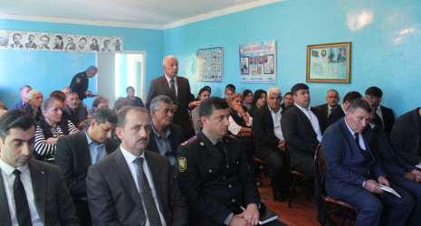 Ucar rayon İcra Hakimiyyəti Başçısı Mənsur Məmmədov 15 oktyabr 2025-ci il tarixdə Ənvər Məmmədxanlı kəndində səyyar qəbul keçirib