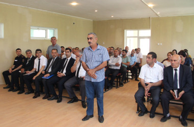 Ucar rayon İcra Hakimiyyəti Başçısı Mənsur Məmmədov 11 iyun 2025-ci il tarixdə Lək kəndində səyyar qəbul keçirib