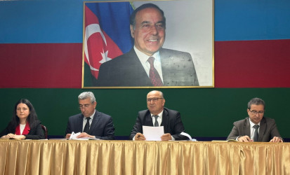 Ucar Rayon İcra Hakimiyyəti Başçısı Aparatında 2026-cı il ərzində birinci rübündə vətəndaşların qəbulu, təklif, ərizə və şikayət məktublarına baxılması, səyyarı qəbullarda qaldırılan problemlərin icrası sahəsində görülmüş işlərə həsr olunmuş Şura iclası keçirilmişdir