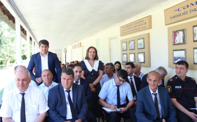 Ucar rayon İcra Hakimiyyəti Başçısı Mənsur Məmmədov 19 iyun 2025-ci il tarixdə Ənvər Məmmədxanlı kəndində səyyar qəbul keçirib