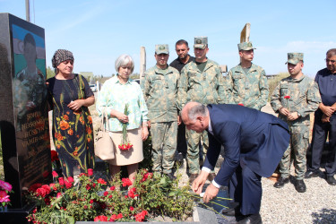 Ucar rayonunda Vətən müharibəsində şəhid olan Hüseyn Həsənovun ildönümü ilə əlaqədar məzarı ziyarət olundu