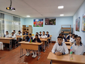 Ucar şəhər 6 nömrəli tam orta ümumtəhsil məktəbində “Uşaq Hüquqları Aylığı” çərçivəsində “Uşaqlar bizim gələcəyimizdir”, “Erkən nikahın mənfi nəticələri” mövzularında maarifləndirici tədbir keçirilmişdir.